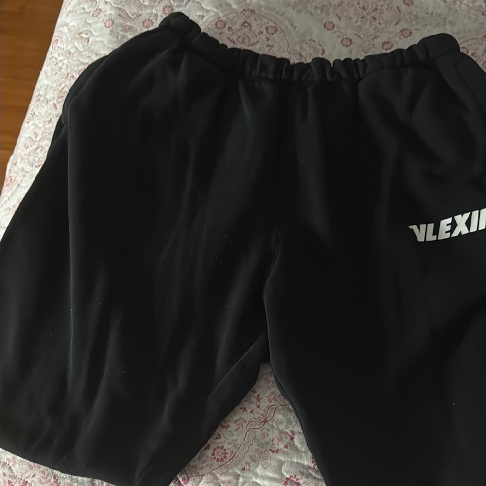 Vlexin Black Sweatpants - Picture 3 of 6
